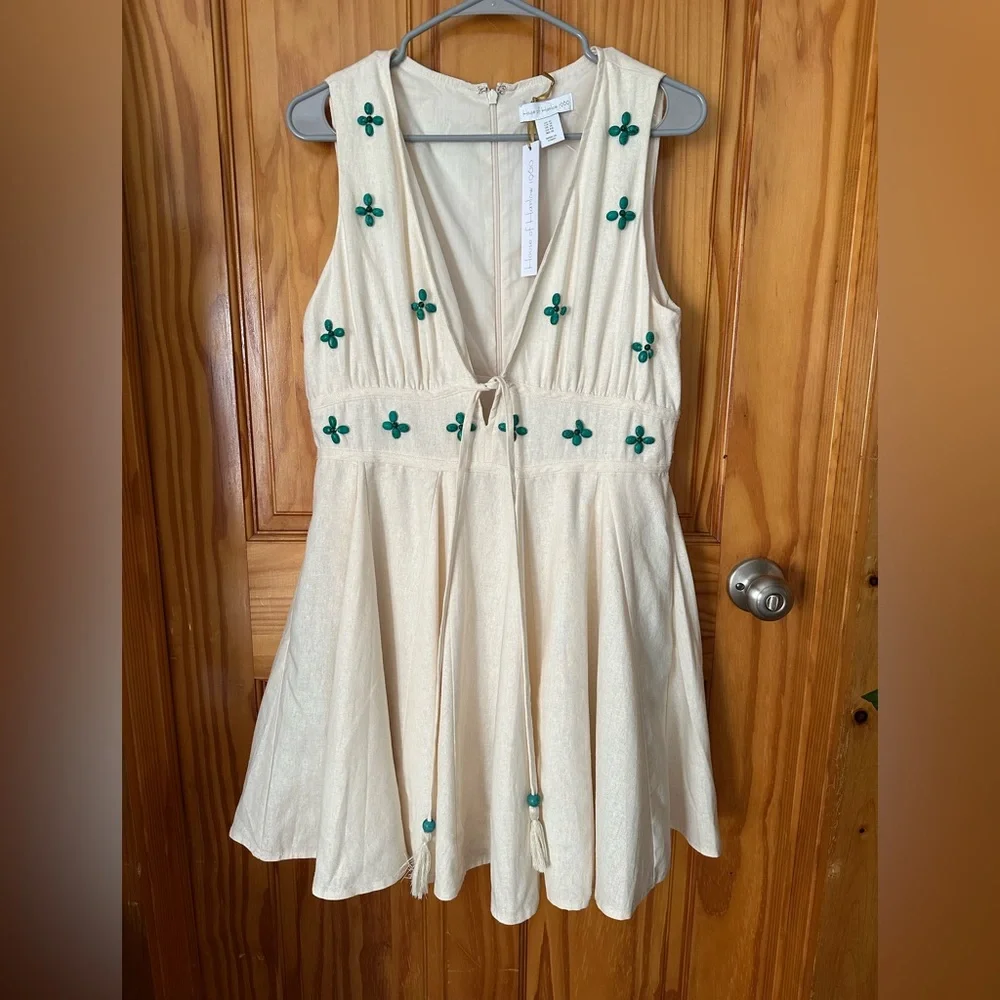 NWT House of Harlow  Cream Dress - Picture 6 of 11